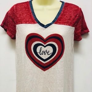 White blouse with a ❤️ size7/8